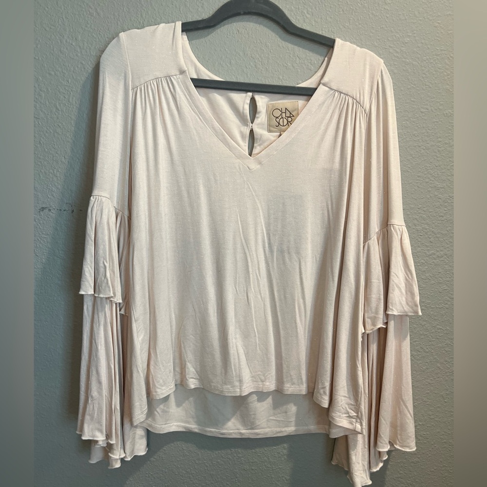 Chaser cream tiered bell sleeve shimmer top women’s size medium NWT